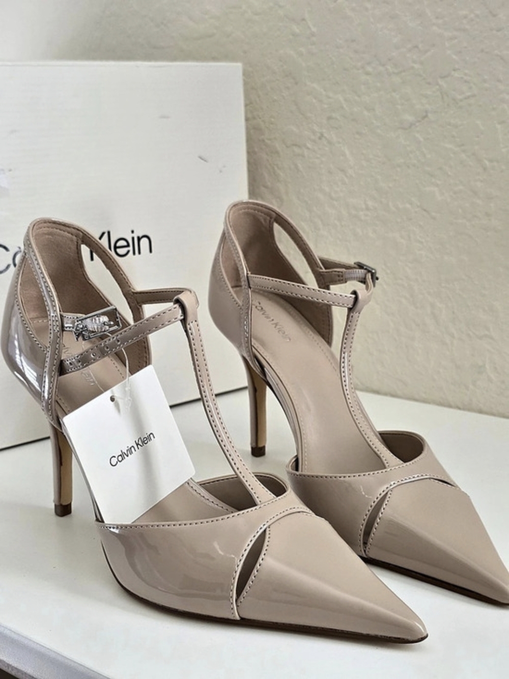 Calvin Klein Odielle T-Strap Stiletto Pump T-Strap Stiletto Pumps Beige US 7 M